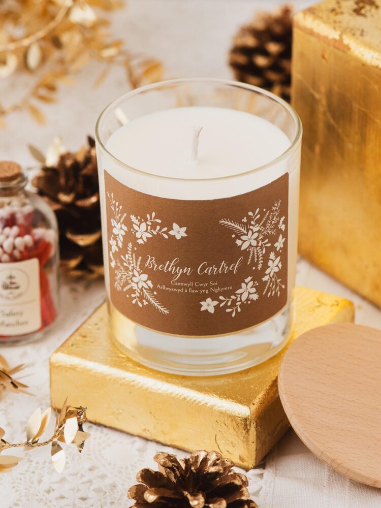 Brethyn Cartref candle