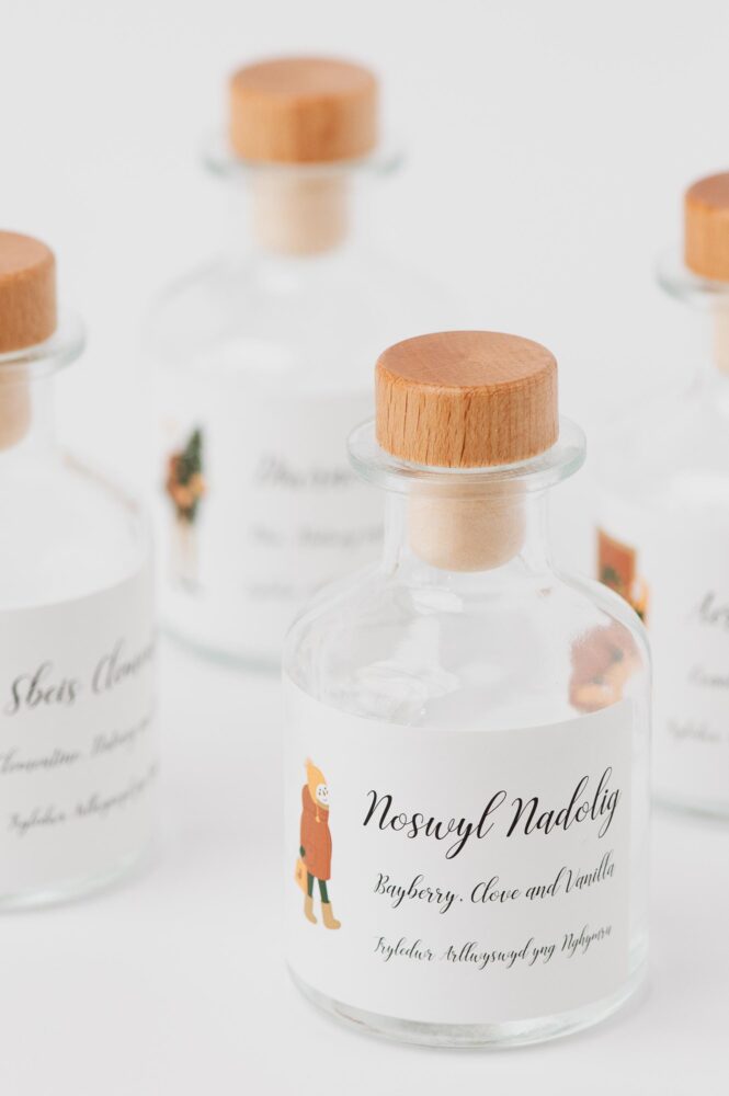 Noswyl Nadolig reed diffuser. - Image 2